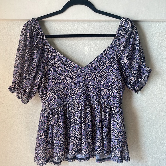 Mi Ami cropped sheer floral printed blouse with sheer sleeves - Picture 6 of 6